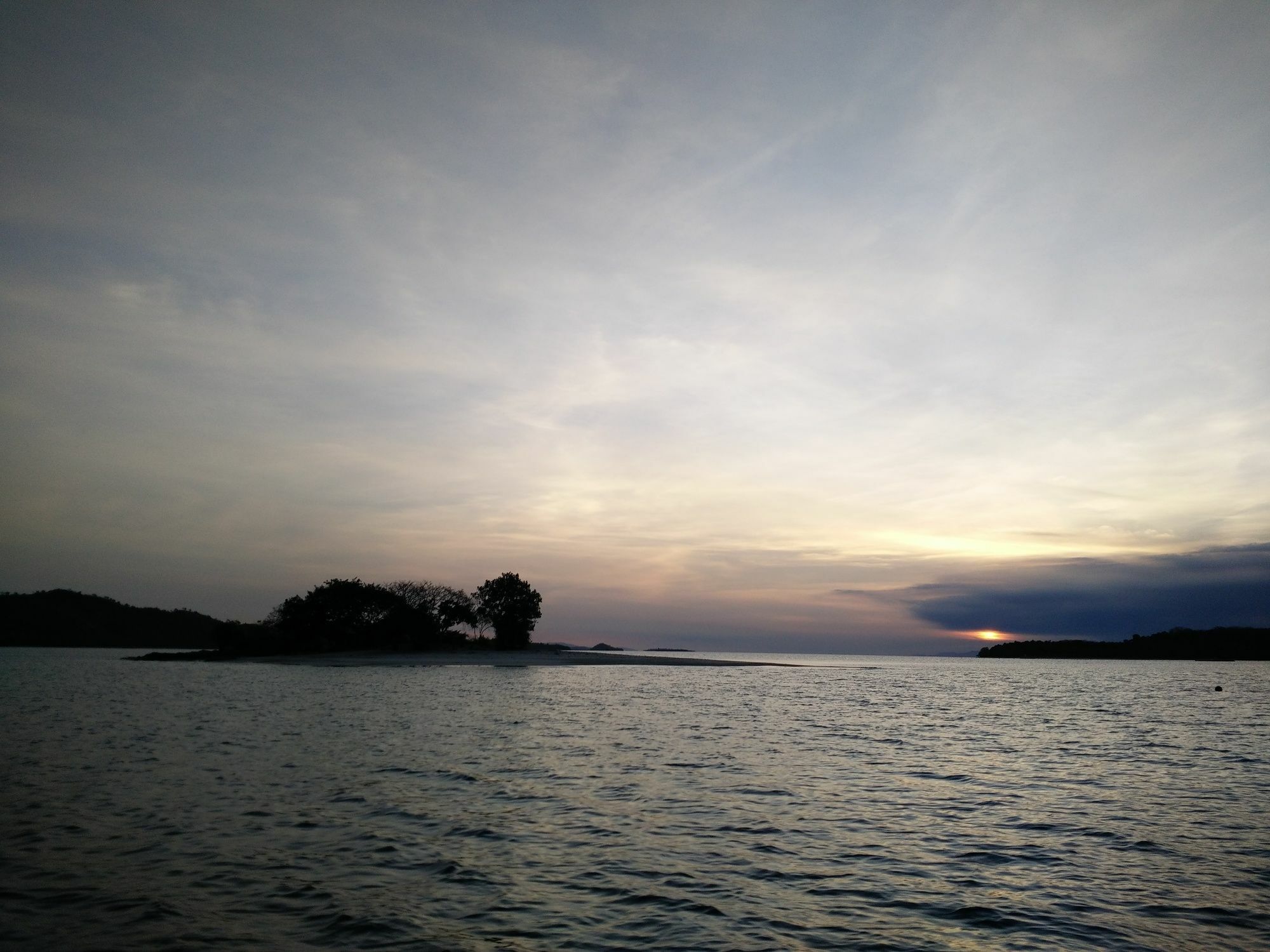 Nirvana Gili Sudak Luaran gambar